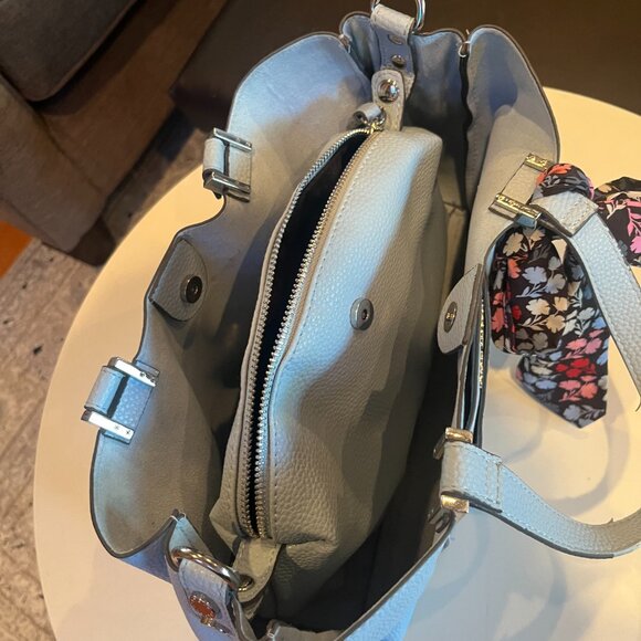 Steve Madden purse with leafy fabric bow - Picture 2 of 5